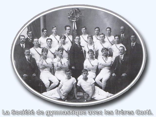 Photo historique de la société de gymnastique de Chézard
